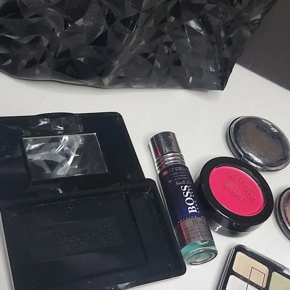 Makeup Bundle - Picture 5 of 5